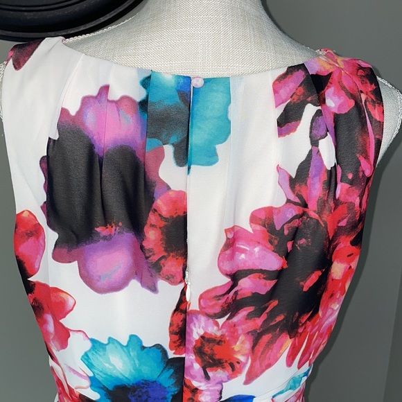 Eliza J. Beautiful floral flowy dress size 12. - Picture 4 of 15